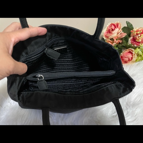 “SOLD”100% Authentic PRADA tote bag🖤🖤🖤 - Picture 6 of 15